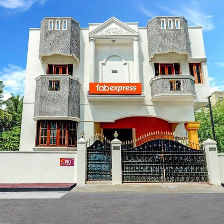 Fabexpress Nestlay Rooms Omr Chennai Exterior foto